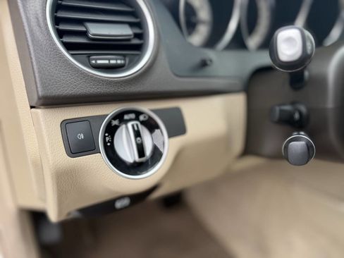 Used 2013 Mercedes-Benz C 300 4MATIC Sedan image 20