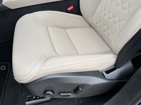 New 2026 Volvo XC90 B6 Plus w/ Protection Package Premier image 21