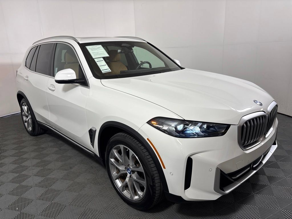 Certified 2024 BMW X5 xDrive50e w/ Climate Comfort Package AWD/4WD image 4