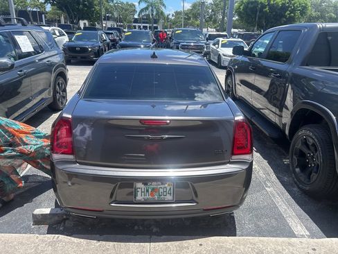 Used 2020 Chrysler 300 Touring w/ Sport Appearance Package RWD image 6
