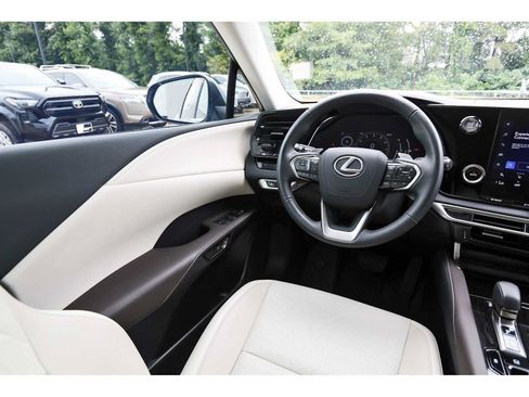 Used 2024 Lexus RX 350 FWD w/ Technology Package image 6