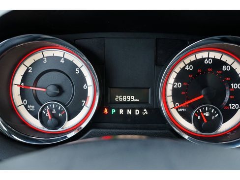 Used 2018 Dodge Grand Caravan SE w/ UConnect Hands-Free Group image 28