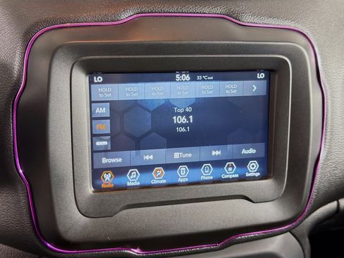 Used 2020 Jeep Renegade Latitude FWD image 21