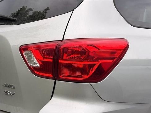 Used 2019 Nissan Pathfinder SV AWD/4WD image 16