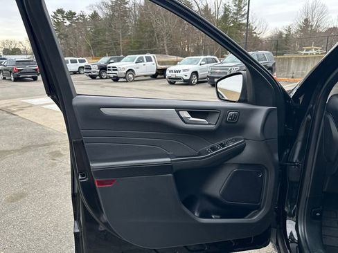 Used 2024 Ford Escape Platinum image 24