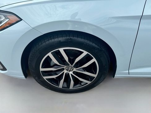 Used 2025 Volkswagen Jetta SE FWD image 35