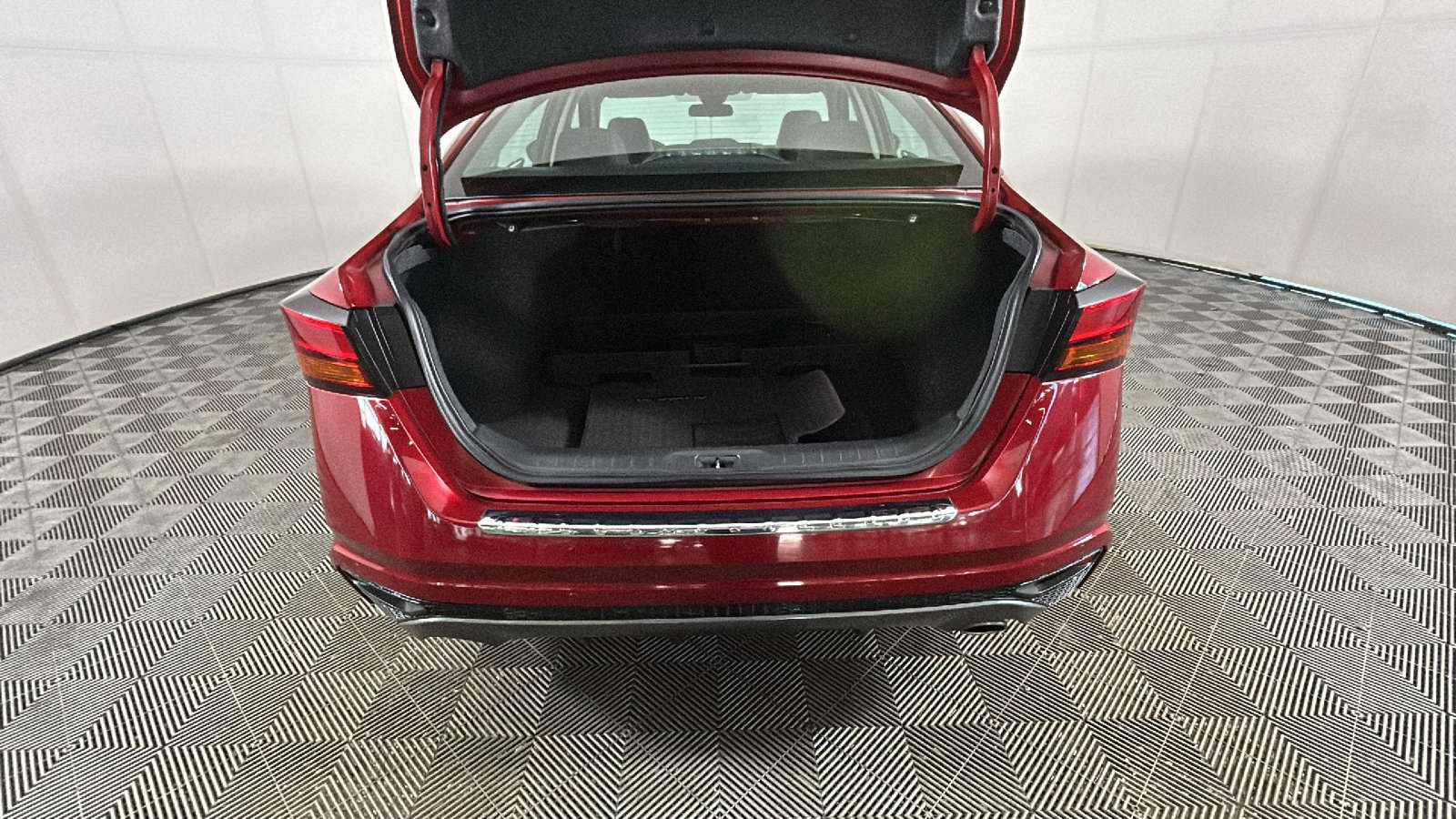 Used 2022 Nissan Altima 2.5 SR FWD image 33