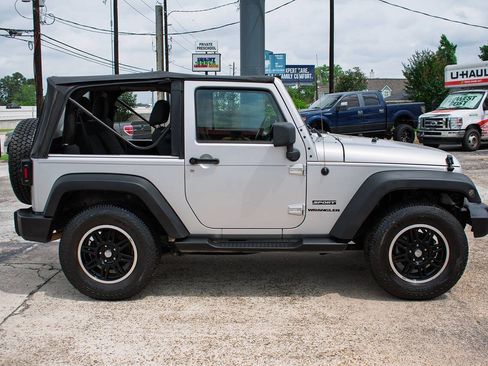 Used 2012 Jeep Wrangler Sport AWD/4WD image 7