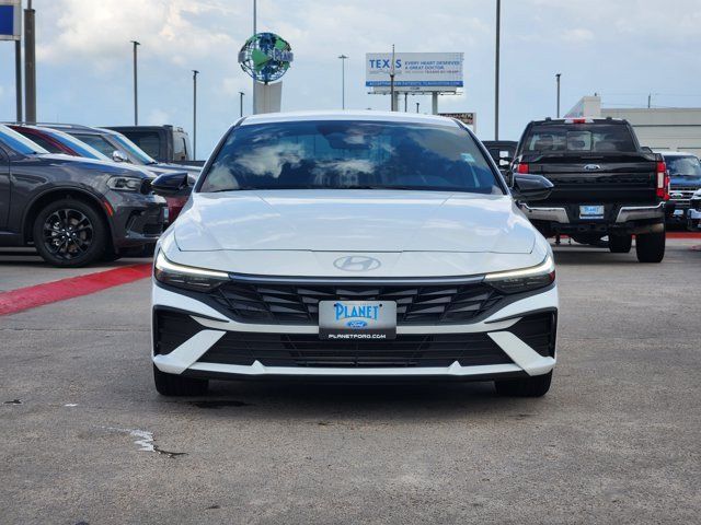 Used 2026 Hyundai Elantra Sport FWD image 2
