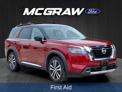 Used 2025 Nissan Pathfinder Platinum w/ Cargo Package FWD image 5