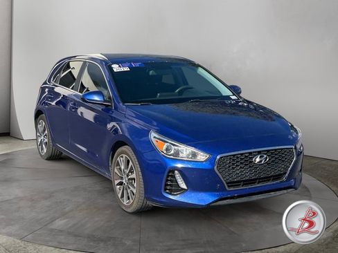 Used 2019 Hyundai Elantra GT FWD image 1