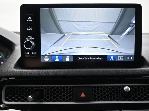 Used 2025 Honda Civic Sport image 4