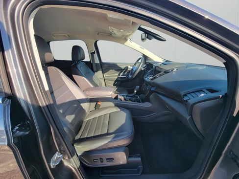 Used 2017 Ford Escape Titanium image 31