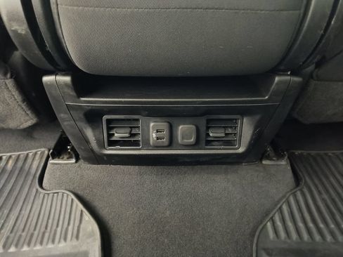 Used 2021 Chevrolet Silverado 1500 LT AWD/4WD image 24