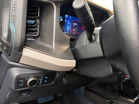 Used 2024 Ford Bronco Wildtrak image 34