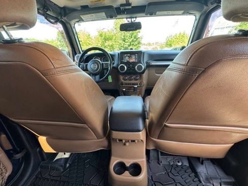 Used 2013 Jeep Wrangler Unlimited Sahara w/ Dual Top Group AWD/4WD image 21