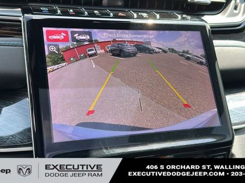 Used 2023 Jeep Grand Cherokee Trailhawk w/ Luxury Tech Group III AWD/4WD image 19