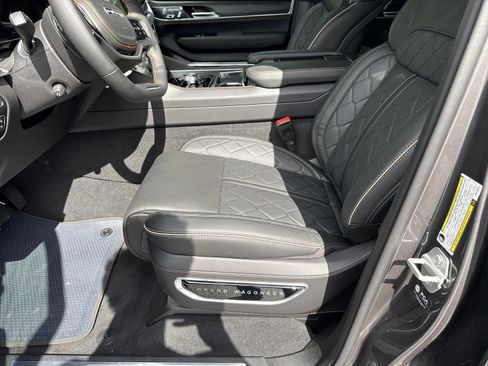 New 2025 Jeep Grand Wagoneer Series III w/ Quick Order Packagew 28T image 13