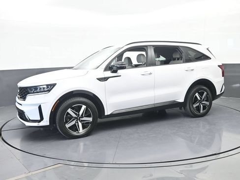 Used 2023 Kia Sorento EX FWD image 2
