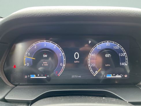 Used 2024 Jeep Grand Cherokee Laredo w/ Luxury Tech Group I AWD/4WD image 19
