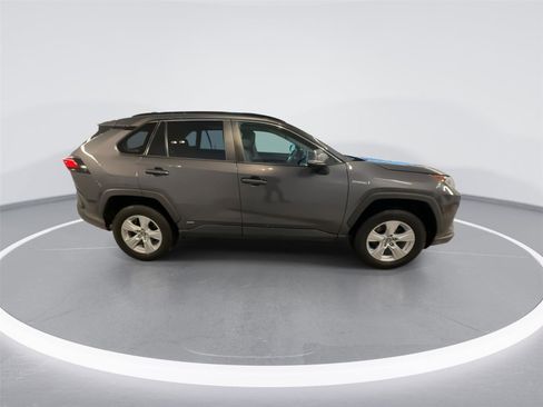 Used 2019 Toyota RAV4 XLE w/ Convenience Package image 9