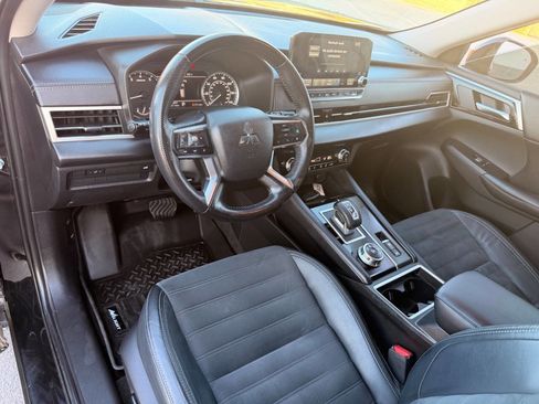 Used 2022 Mitsubishi Outlander SE FWD image 23