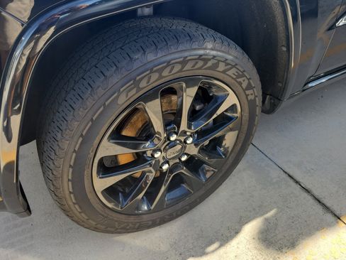 Used 2021 Jeep Grand Cherokee Laredo X AWD/4WD image 5