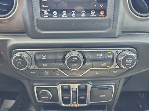 Used 2019 Jeep Wrangler Unlimited Sport S AWD/4WD image 21