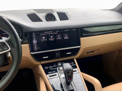 Used 2019 Porsche Cayenne AWD/4WD image 6