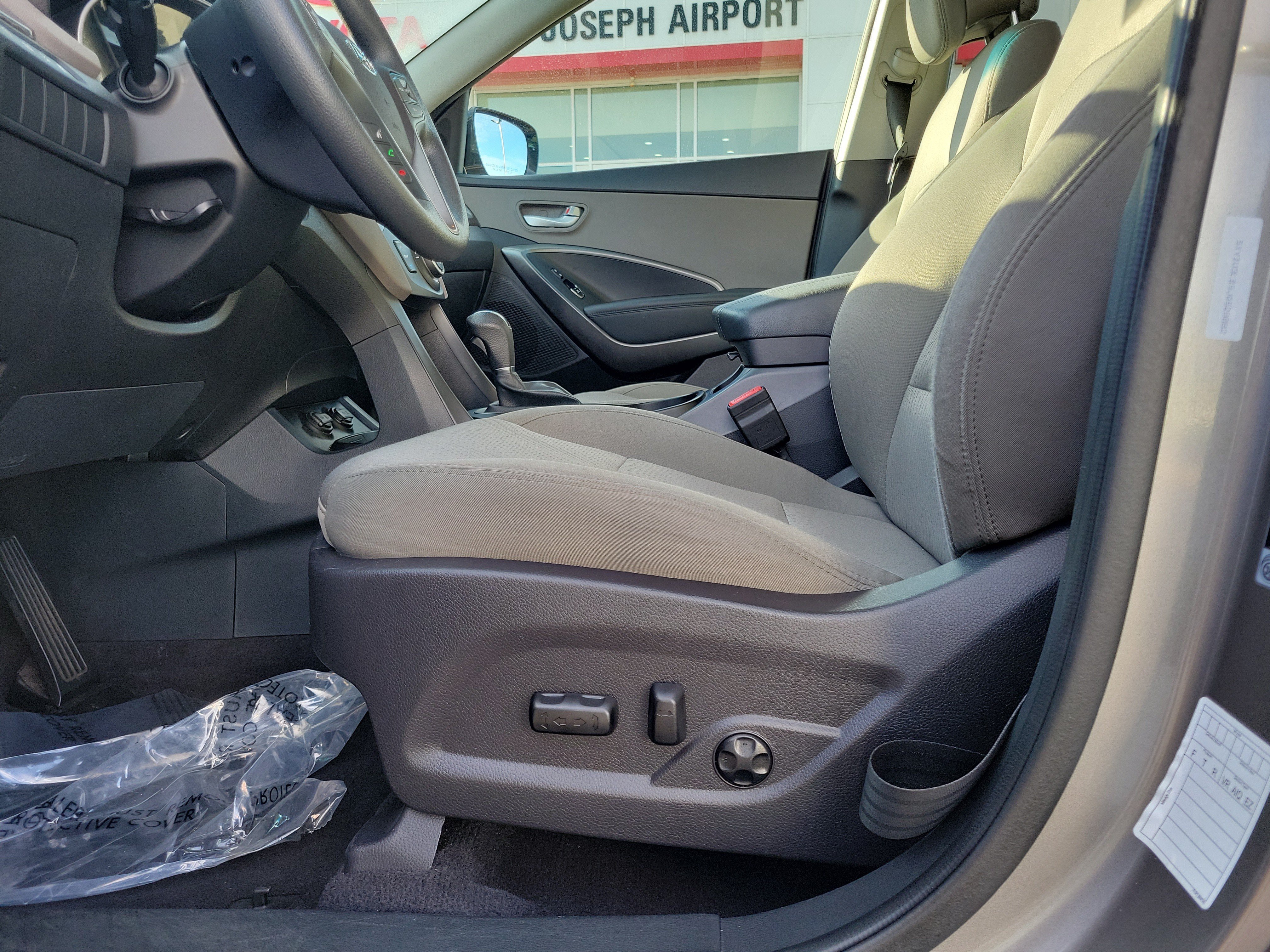 Used 2018 Hyundai Santa Fe Sport w/ 2.4L Value Package 02 FWD image 16