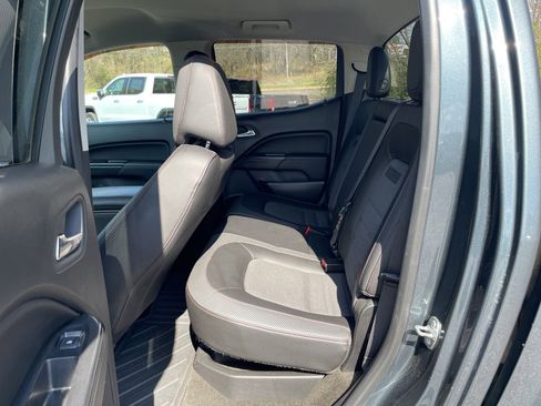 Used 2015 GMC Canyon SLE w/ All-Terrain Adventure Package image 26