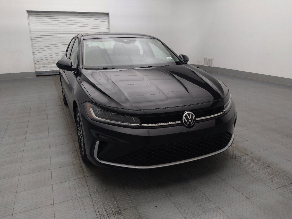 Used 2025 Volkswagen Jetta SE FWD image 14