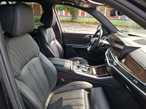 Used 2025 BMW X5 xDrive50e AWD/4WD image 12