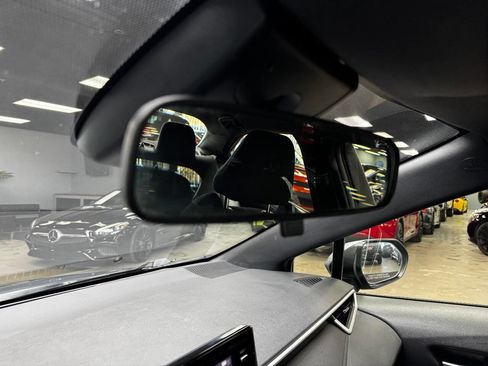 Used 2021 Toyota Corolla SE image 26