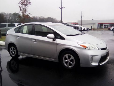 Used 2014 Toyota Prius One image 1