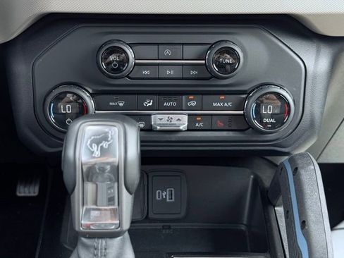Used 2023 Ford Bronco Wildtrak AWD/4WD image 36