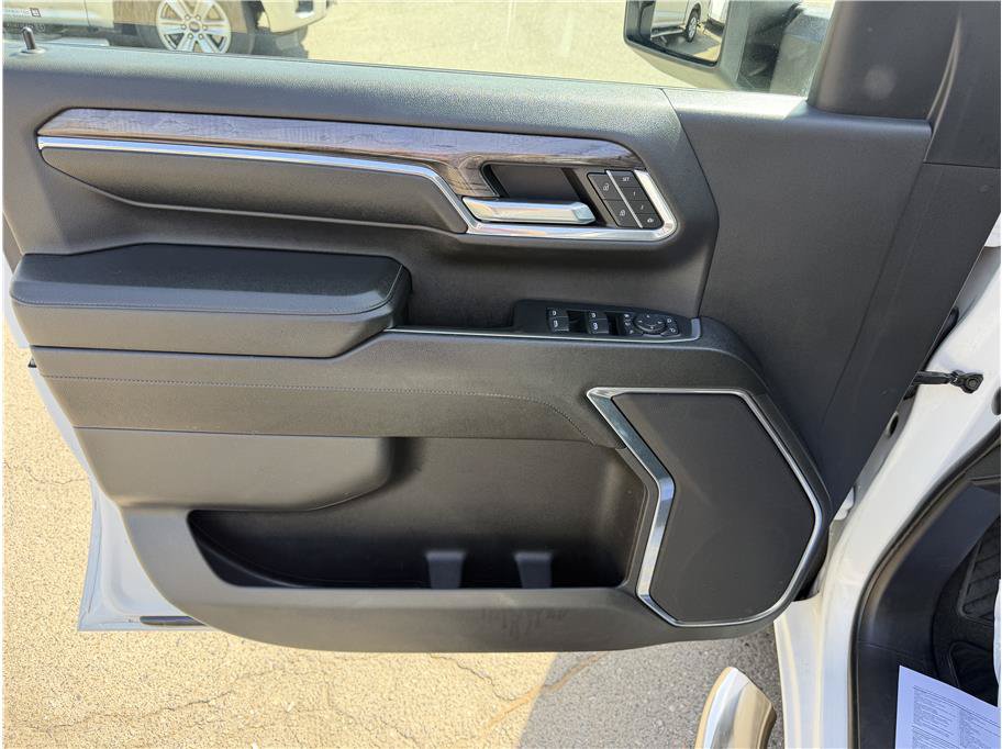 Used 2024 Chevrolet Silverado 2500 LTZ AWD/4WD image 10