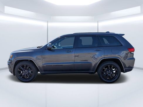 Used 2018 Jeep Grand Cherokee Altitude image 6