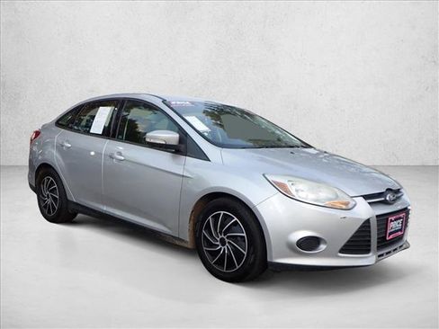 Used 2013 Ford Focus SE w/ Super Fuel Economy (SFE) Pkg image 6