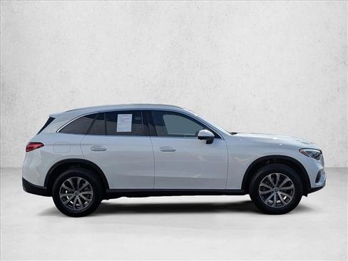 Used 2026 Mercedes-Benz GLC 300 4MATIC image 4