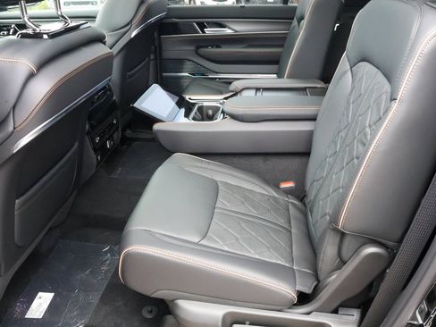 New 2026 Jeep Grand Wagoneer Summit AWD/4WD image 18