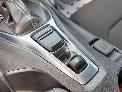 Used 2021 Chevrolet Camaro LT image 21