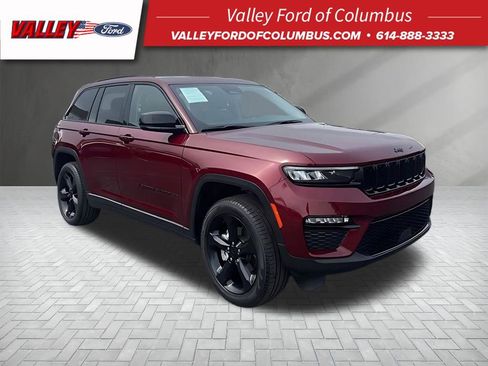 Used 2023 Jeep Grand Cherokee Limited w/ Black Appearance Package AWD/4WD image 1