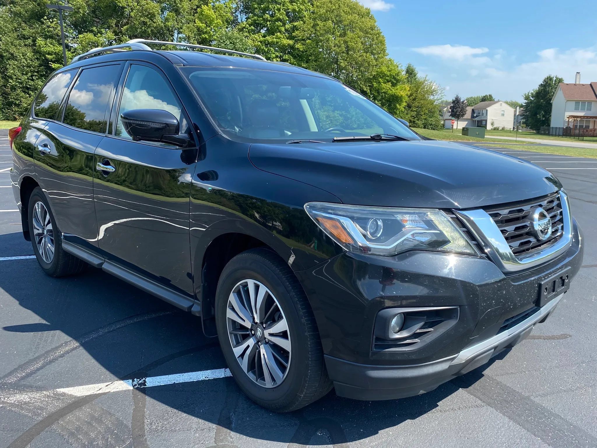 Used 2017 Nissan Pathfinder SL w/ SL Tech Package AWD/4WD image 8