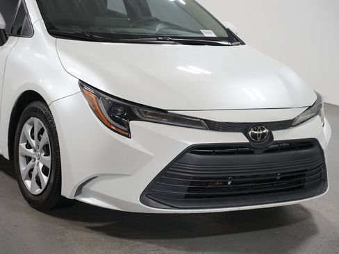 Used 2024 Toyota Corolla LE FWD image 4