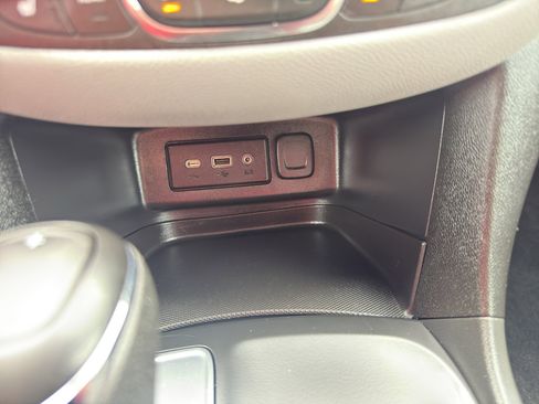Used 2021 Chevrolet Equinox LT FWD image 20