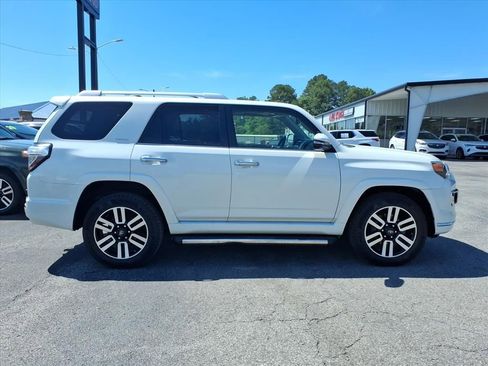 Used 2017 Toyota 4Runner Limited AWD/4WD image 8