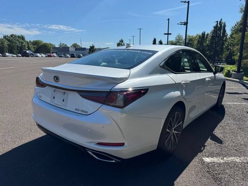 Used 2025 Lexus ES 350 w/ Premium Package FWD image 4