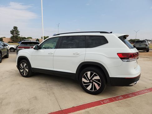 Certified 2025 Volkswagen Atlas SE FWD image 4