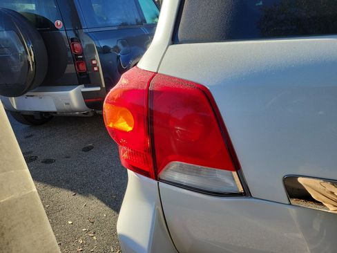 Used 2013 Toyota Land Cruiser image 20